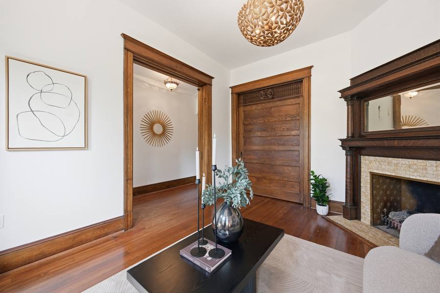 1302 A Street SE interior photo 2