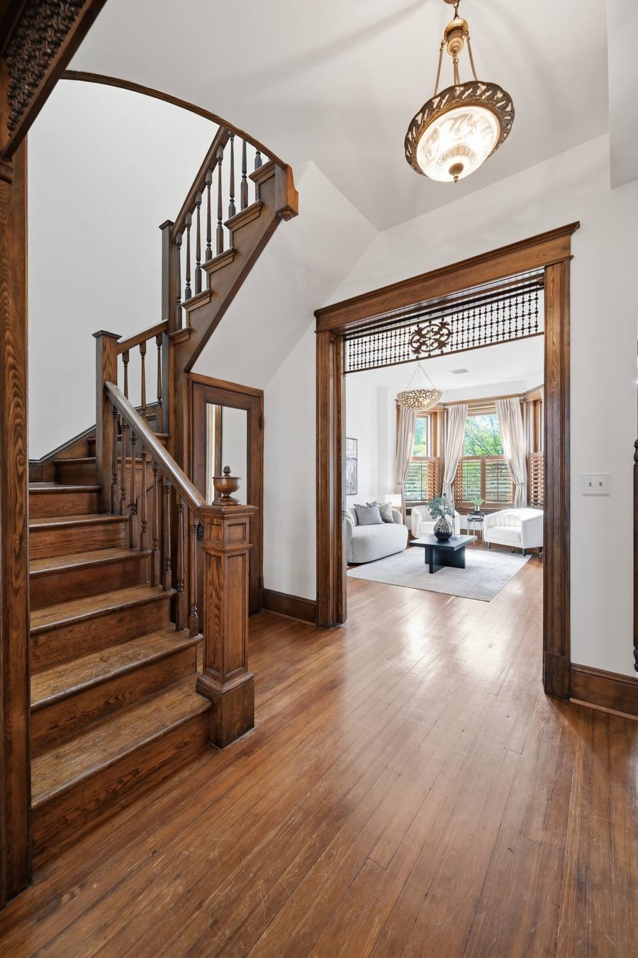 1302 A Street SE interior photo 10