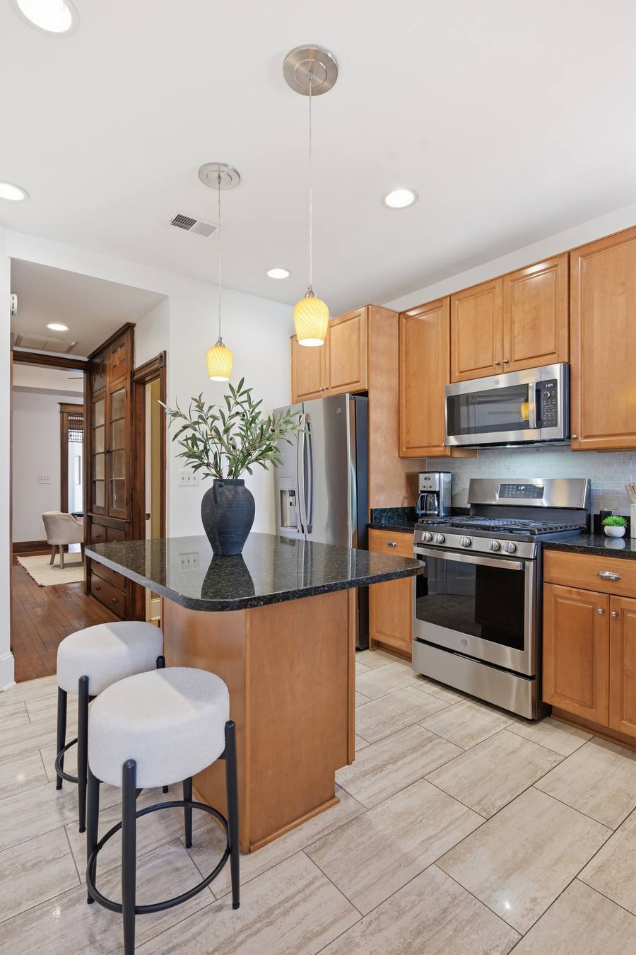 1302 A Street SE interior photo 18