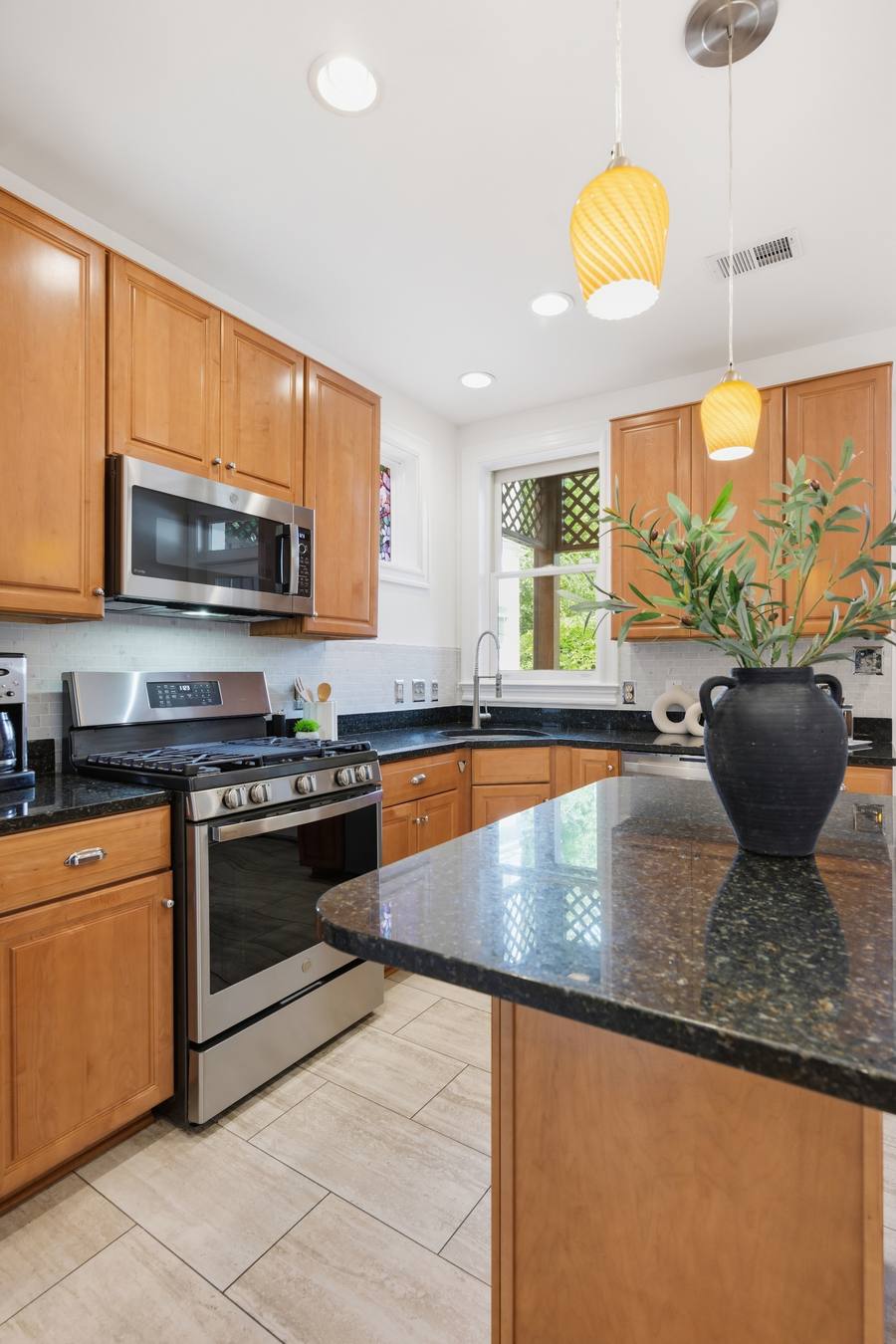 1302 A Street SE interior photo 21