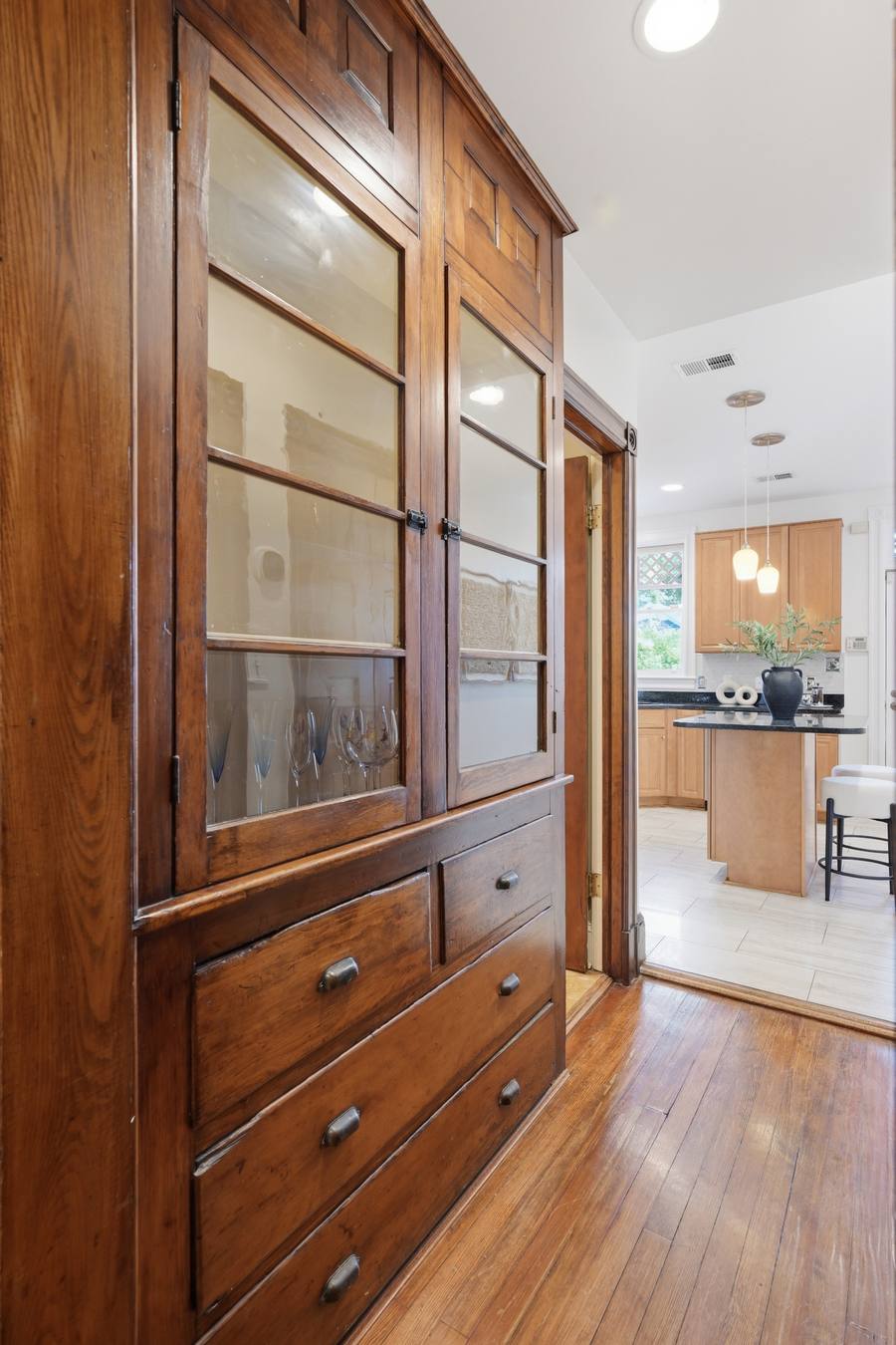 1302 A Street SE interior photo 22