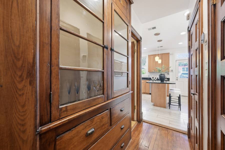 1302 A Street SE interior photo 23