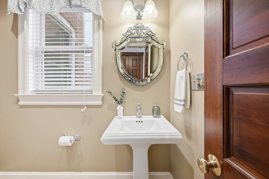 1302 A Street SE interior photo 26